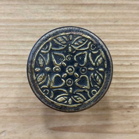 291MH-KNOB-WOODEN-BRASS-STAMPED-1